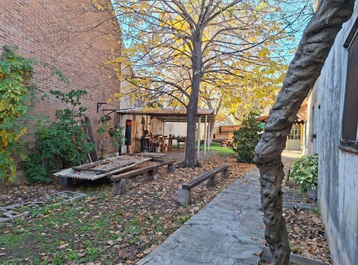 CASA 5 AMBIENTES SOBRE LOTE PROPIO, GRAN POTENCIAL 4