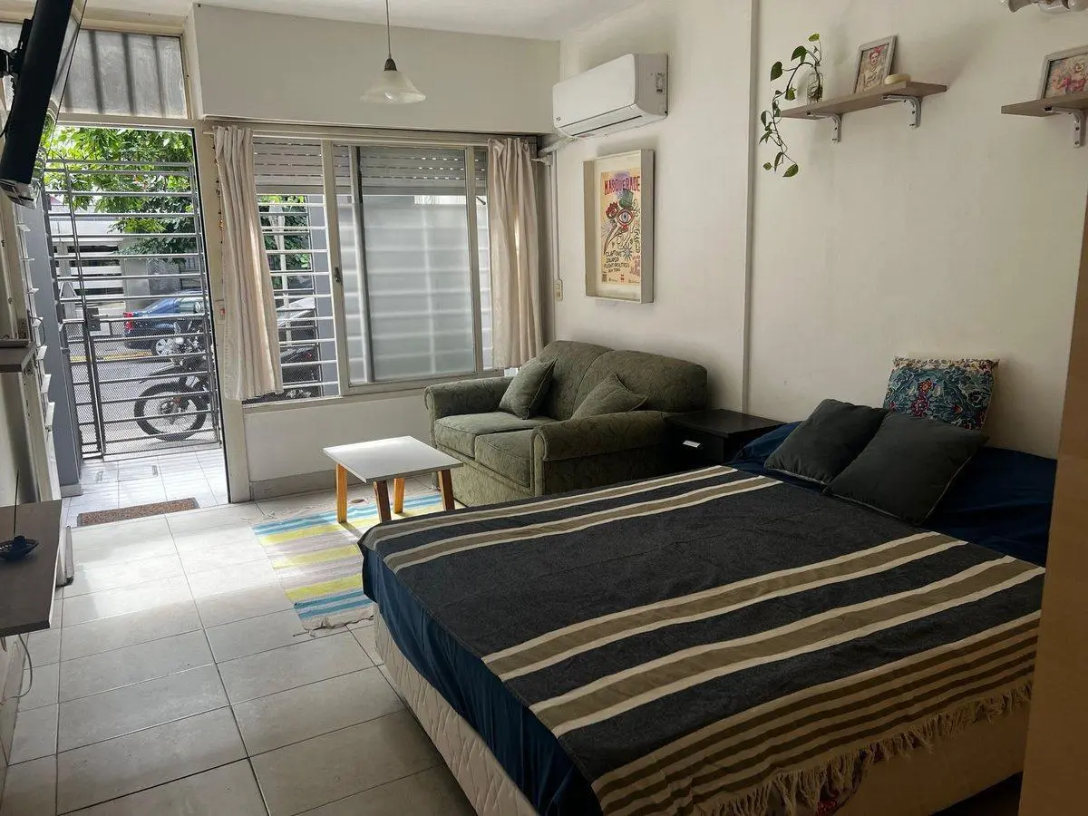 Alquiler temp Monoambiente Amob con patio Nuñez 5