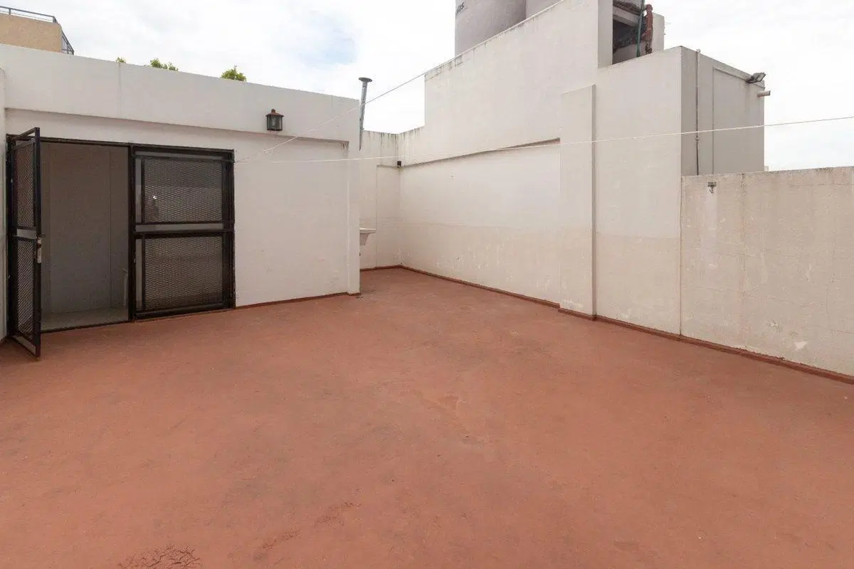 PH dos amb. amplia terraza propia Bajas expensas 5