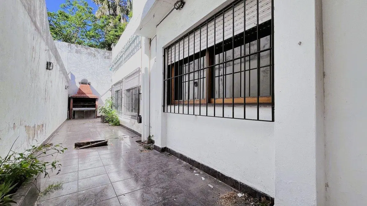 VENTA CASA 4 AMB GARAGE PATIO TERRAZA. CON LOCAL 5
