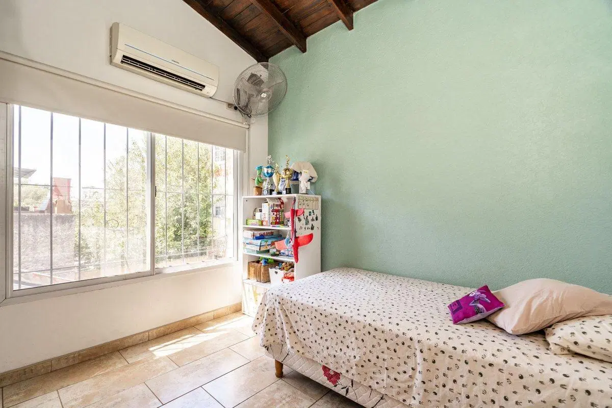 VENTA CASA 5 AMBIENTES C/PILETA PARRILLA Y COCHERA 5