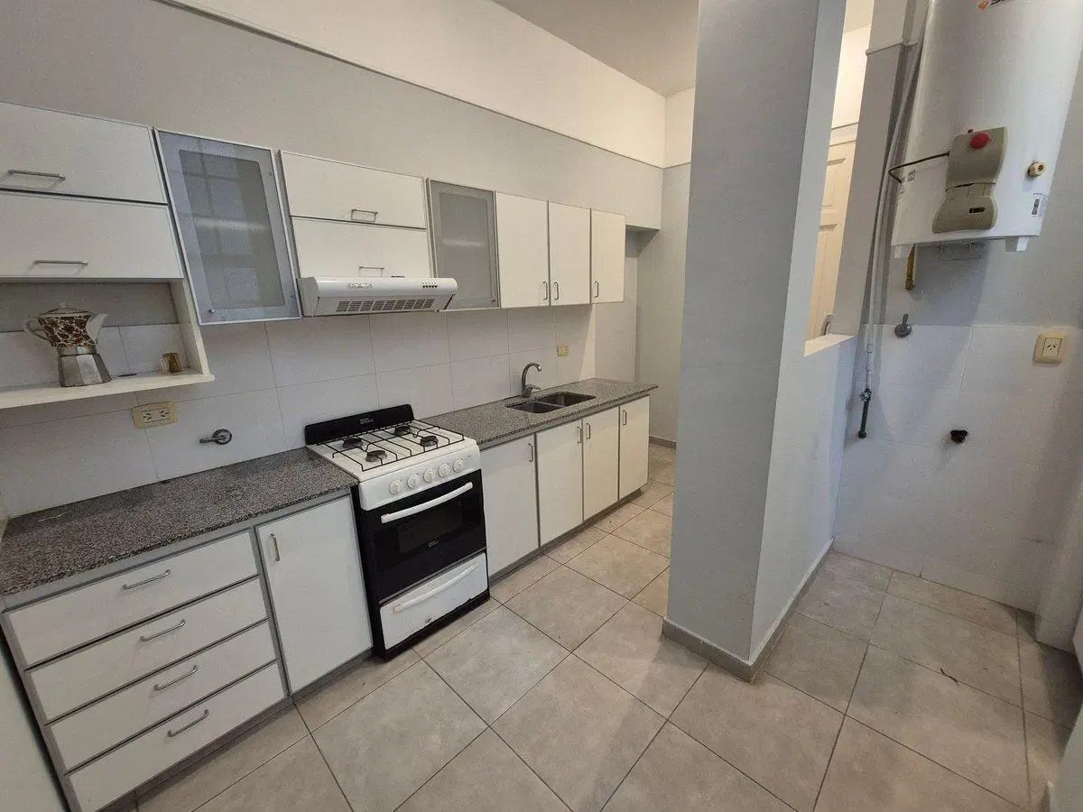 Venta departamento 3 Amb Modernizado en Almagro 2