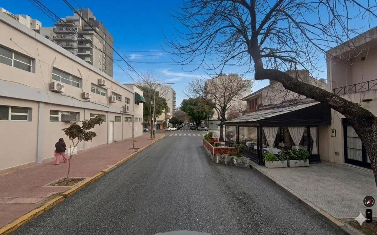 VENTA LOTE con LOCAL COMERCIAL zona HOSPITAL 4