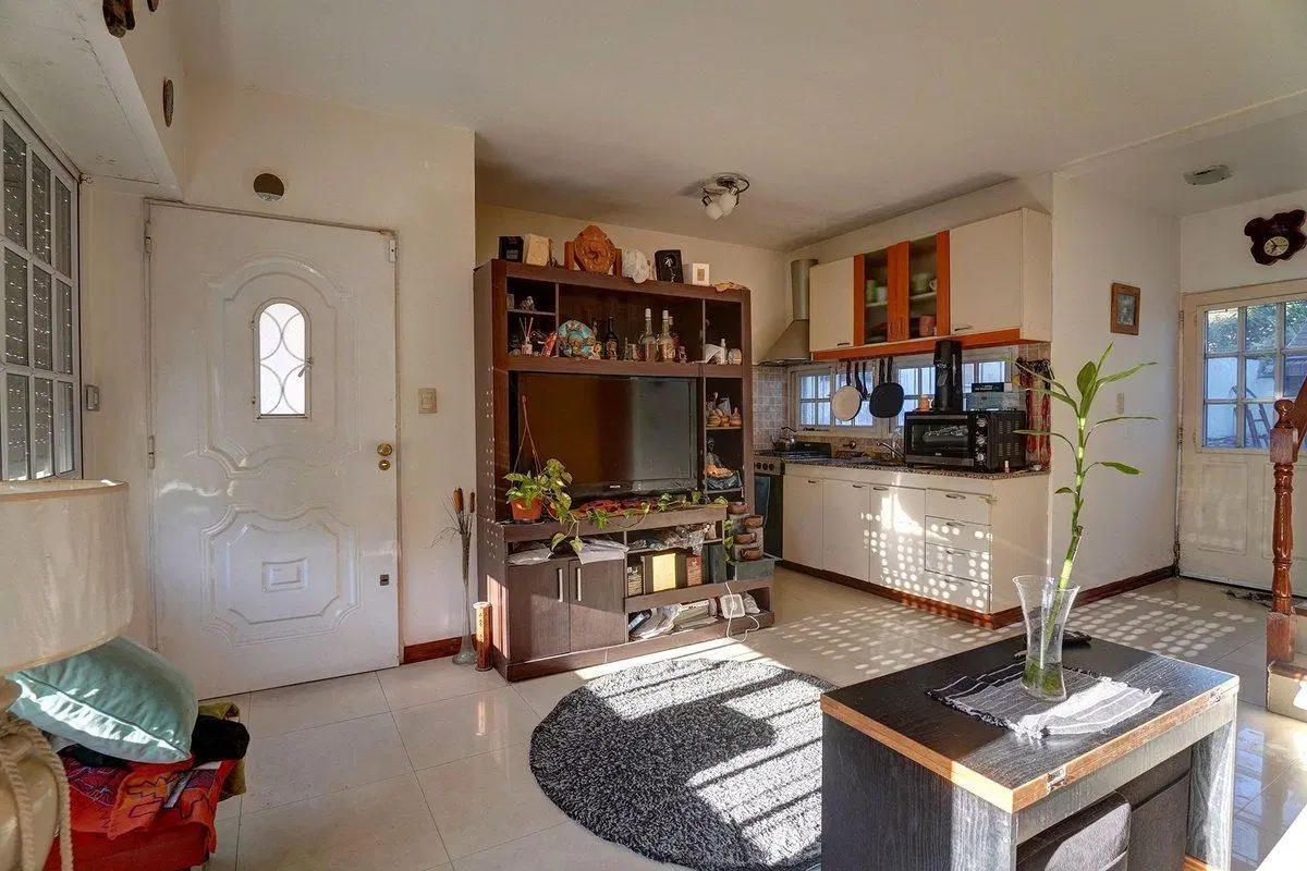 Venta PH 2 amb + altillo con patio Monte Castro 4