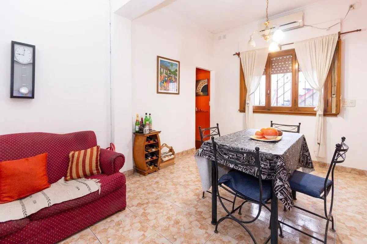 VENTA CASA 4 AMBENTES C/TERRAZA Y PARRILLA ! 2