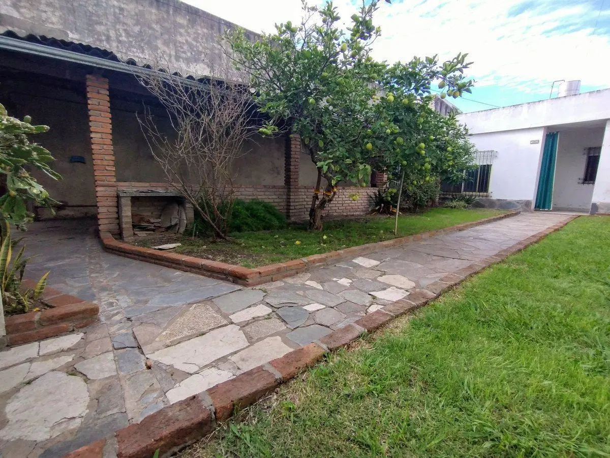 CASA EL PALOMAR 5 AMB. CON JARDÍN COCHERA PARRILLA 3