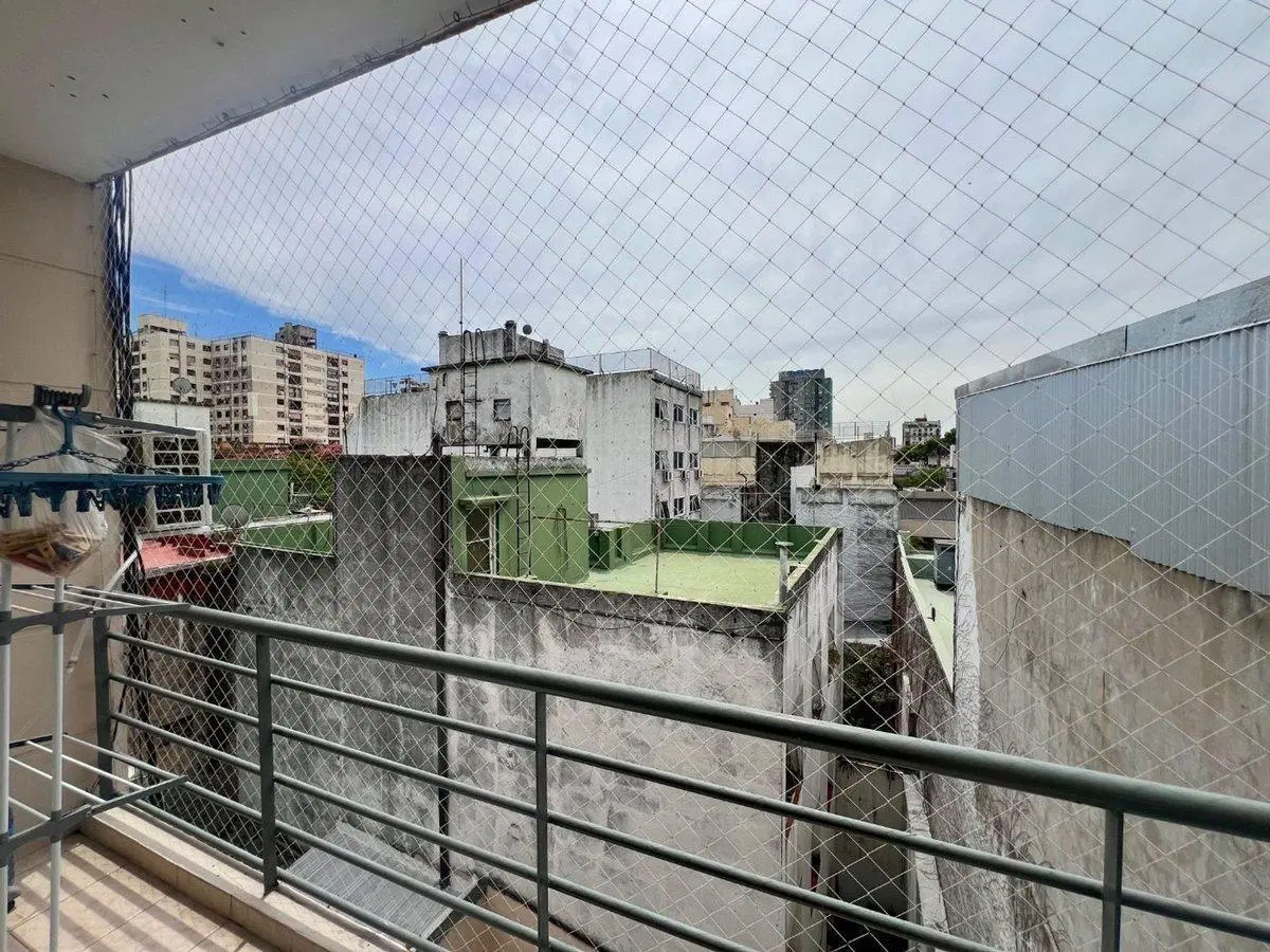 DEPARTAMENTO 2 AMBIENTES C/BALCÓN SEMIPISO 2