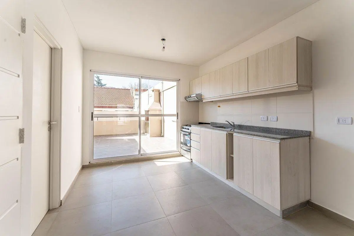 Venta PH Dúplex 4 Amb Frente Patio+Parrilla S/Exp 2