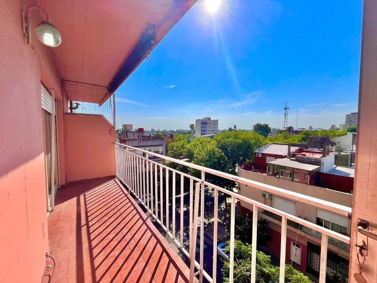 Venta departamento 3 ambientes balcon corrido 5