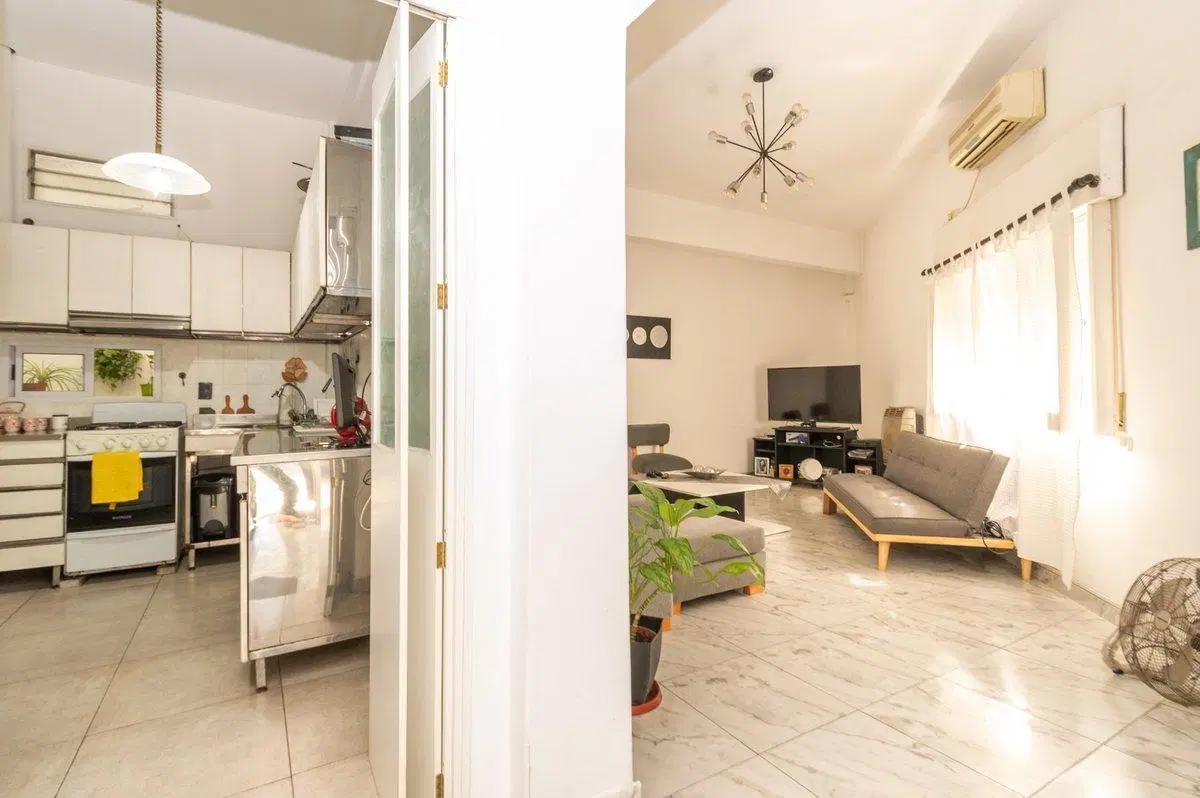 CASA 5 AMB. C/TERRAZA PROPIA Y COCHERA BARRIO NAÓN 5