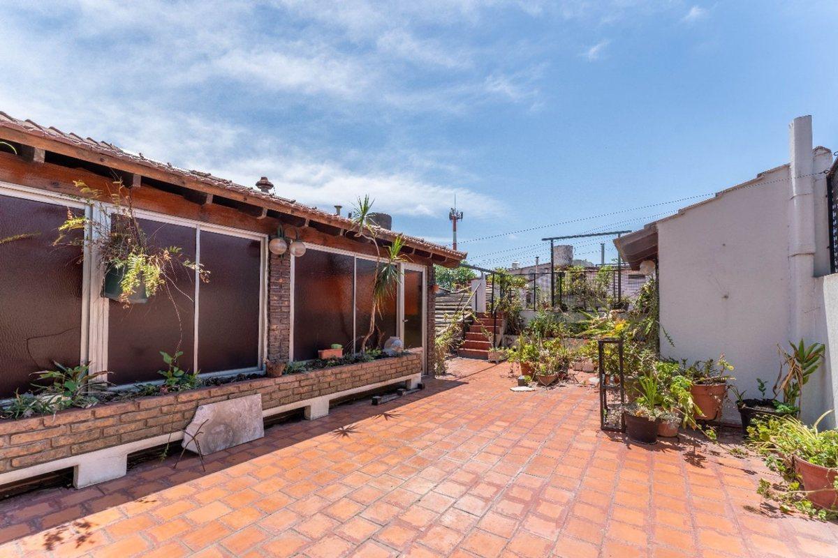 VENTA CASA 5 AMB PATIO QUINCHO TERRAZA BOEDO