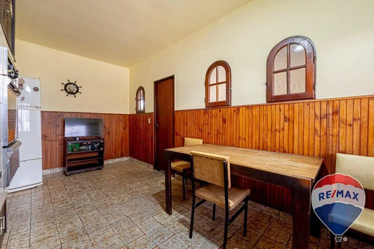 CASA 5 AMB, 8.66 x 37 C/COCHERA Y JARDÍN. 2