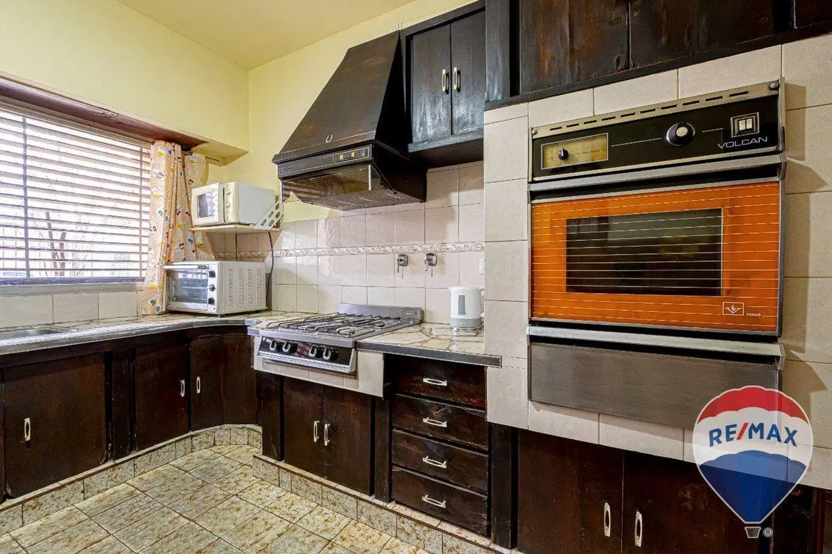 CASA 5 AMB, 8.66 x 37 C/COCHERA Y JARDÍN. 5