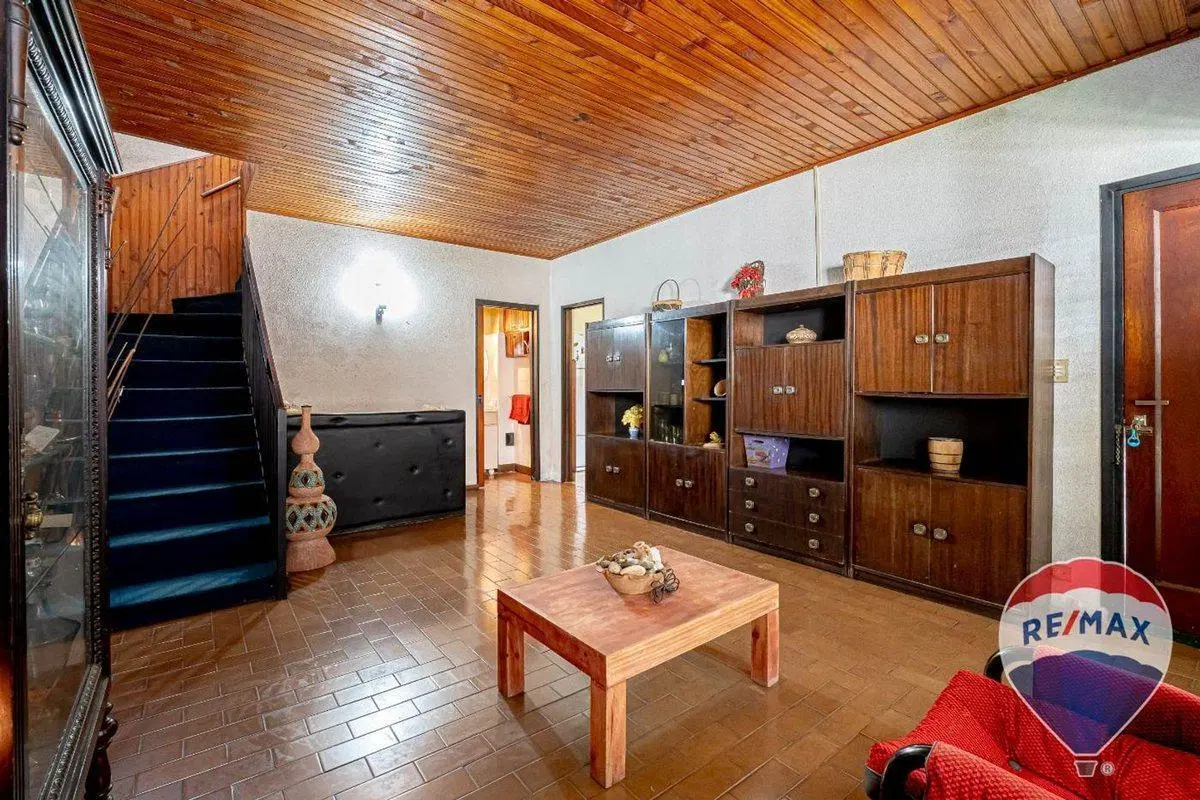 CASA 5 AMB, 8.66 x 37 C/COCHERA Y JARDÍN. 3