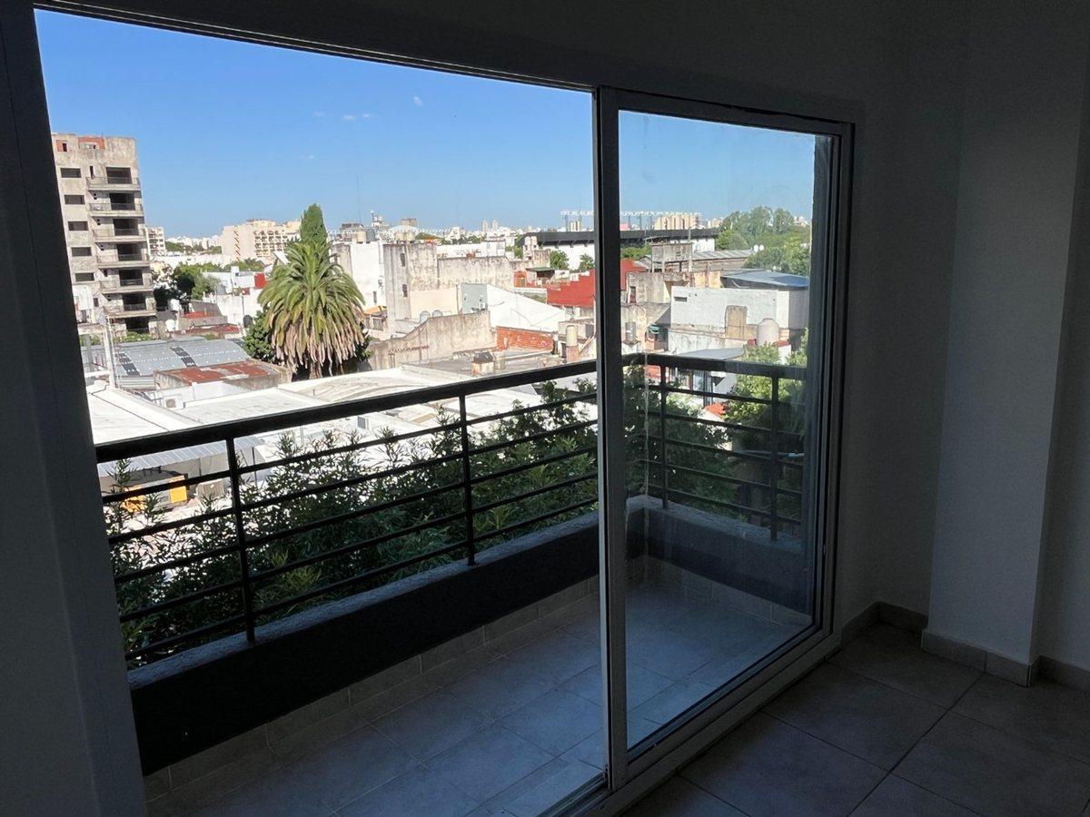 DEPTO MONOAMBIENTE PISO 5 VISTA ABIERTA CON BALCÓN