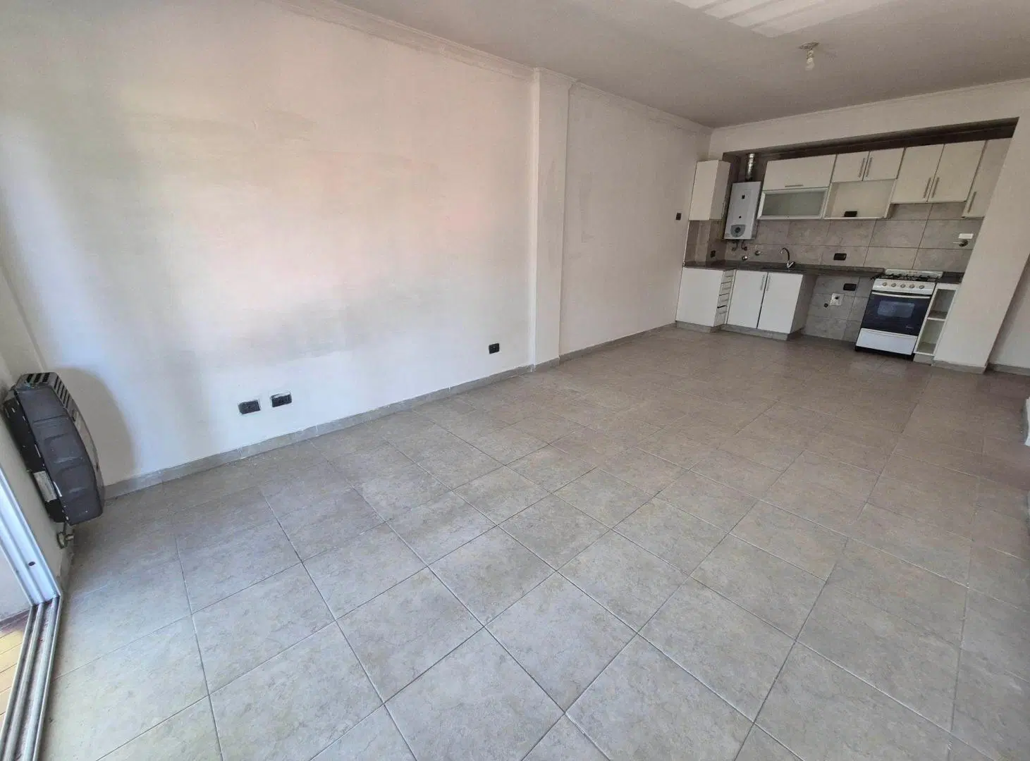 Venta monoambiente con balcón al frente 3