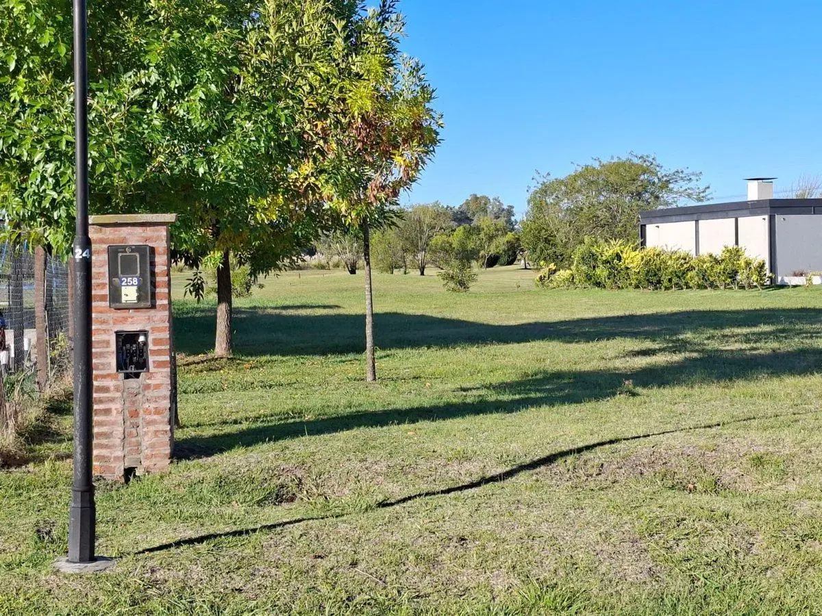 LOTE AL GOLF DE 1232 M² EN PILAR – FINANCIACIÓN 4