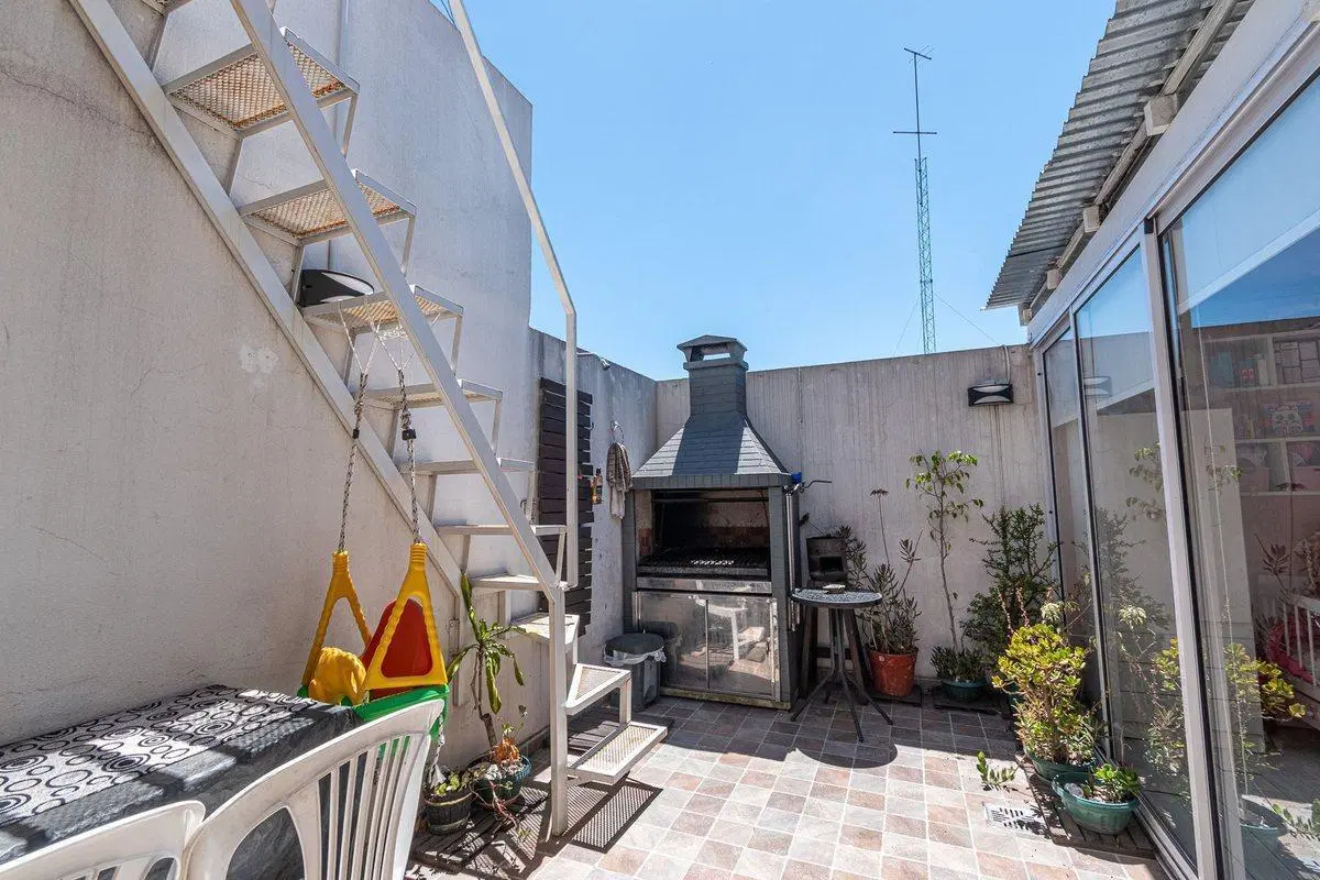 PH 3 AMB EN VENTA EN VELEZ SARSFIELD PATIO TERRAZA 2