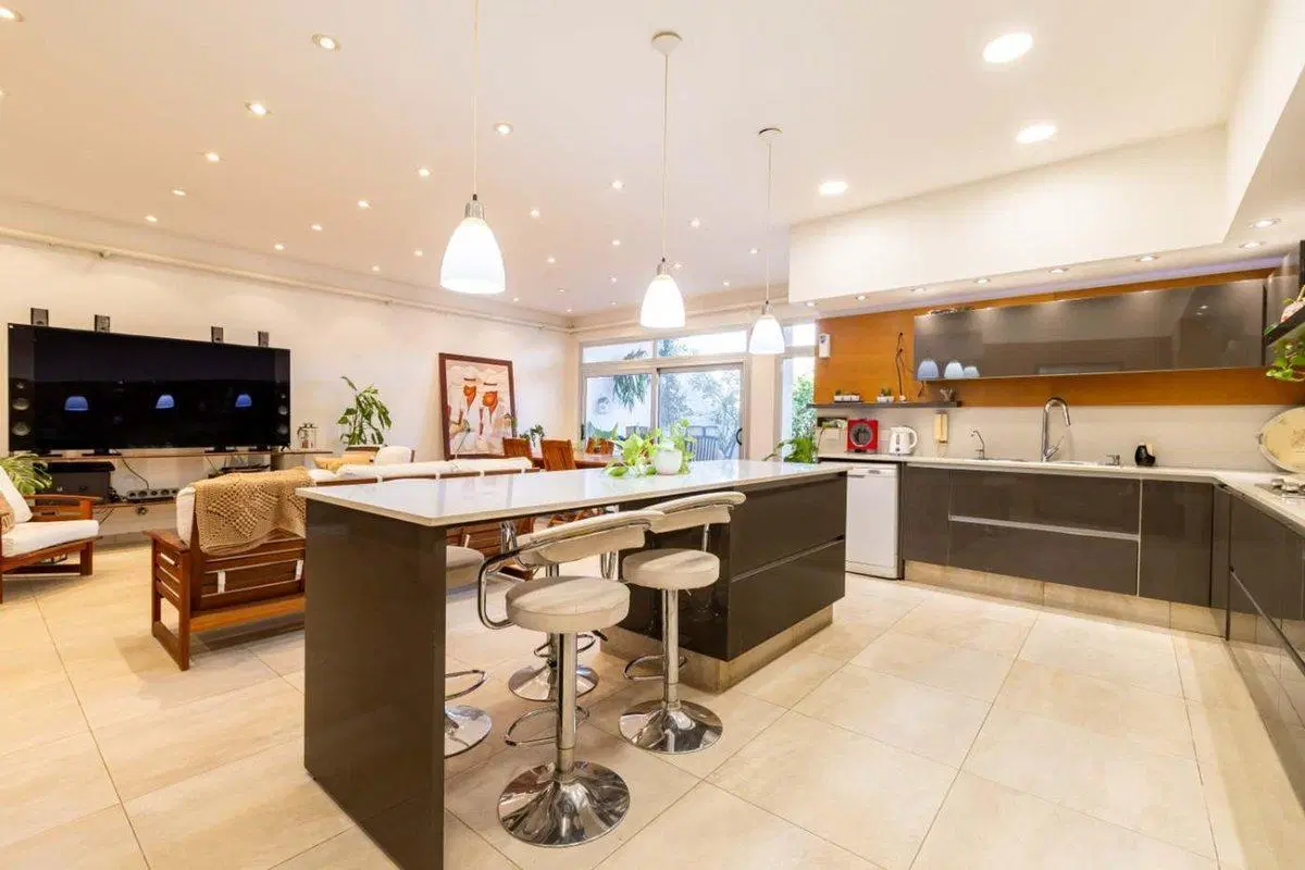 Venta Casa 8 Ambientes Jardín Y Pileta En Devoto 3