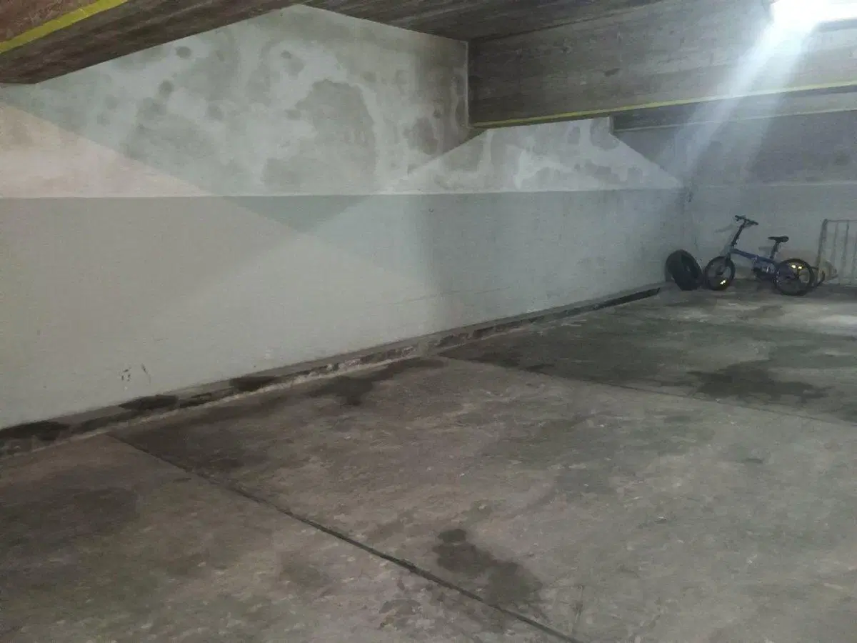 COCHERA EN VENTA - PARQUE CENTENARIO 2