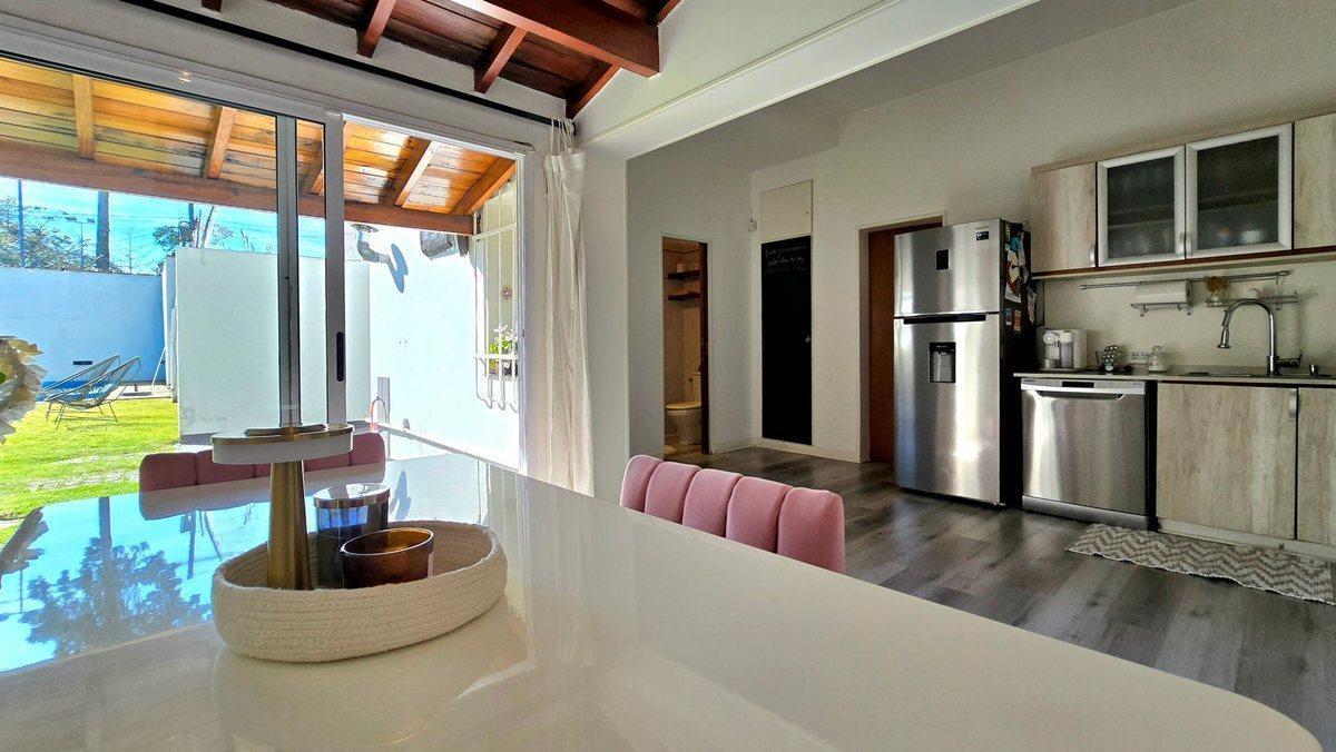 Foto de CASA CHALET 4 AMB. CON COCHERA PISCINA Y QUINCHO, imagen 5