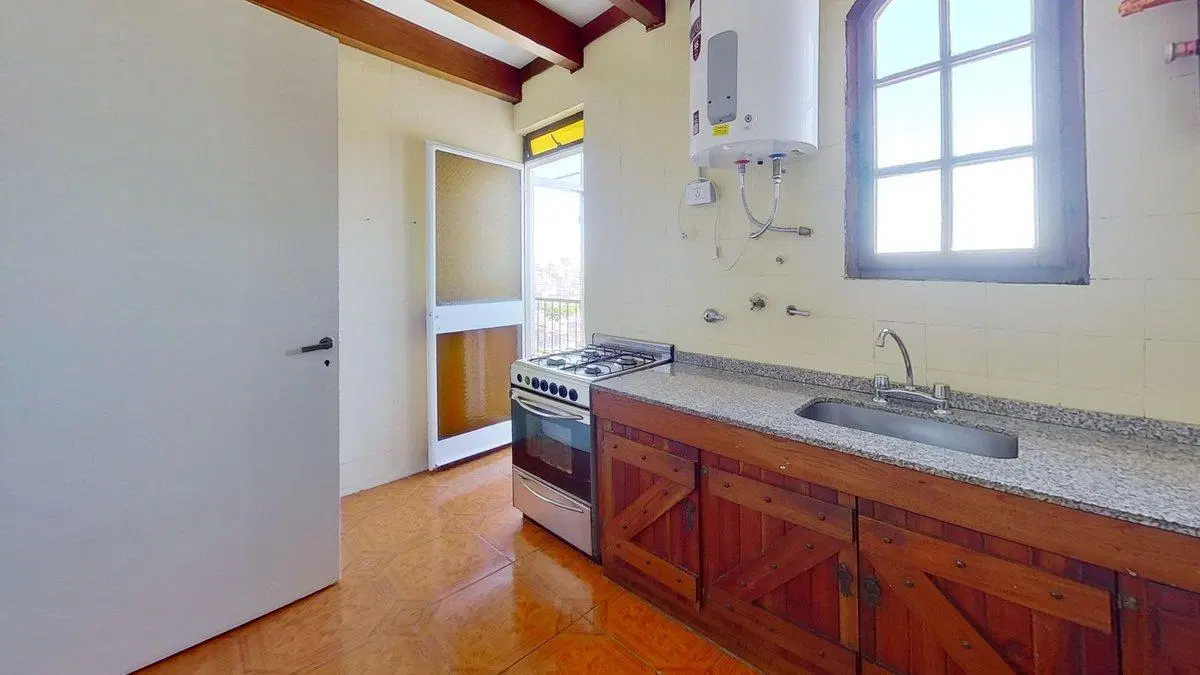 VENTA DEPARTAMENTO 3 AMB. C/ BALCÓN Y TOILETTE 2