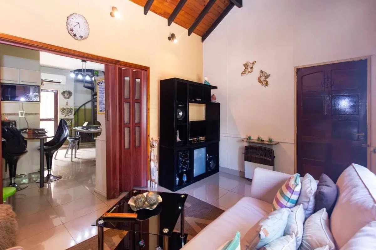 VENTA casa con depto patio terraza y parrilla 2