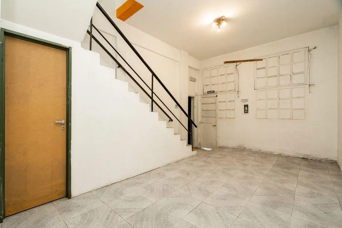 ALQUILER GALPÓN DEP. OFIC. INDL/COML 445M2 CASEROS 3