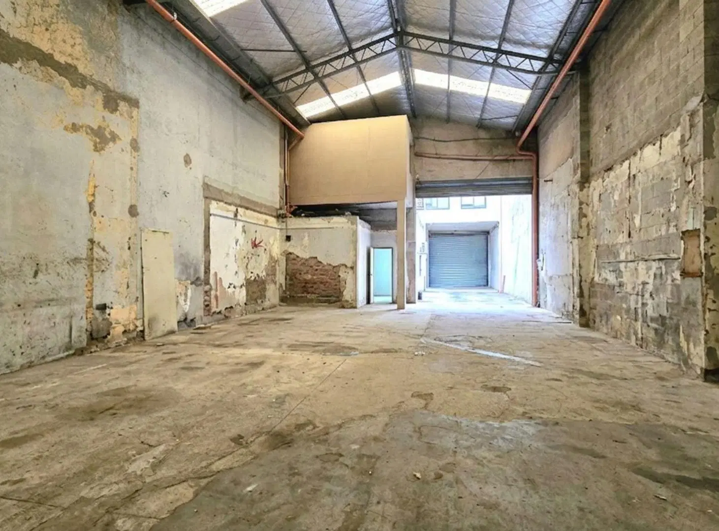VENTA DEPÓSITO DE 640 M² C OFICINAS P. PATRICIOS 3