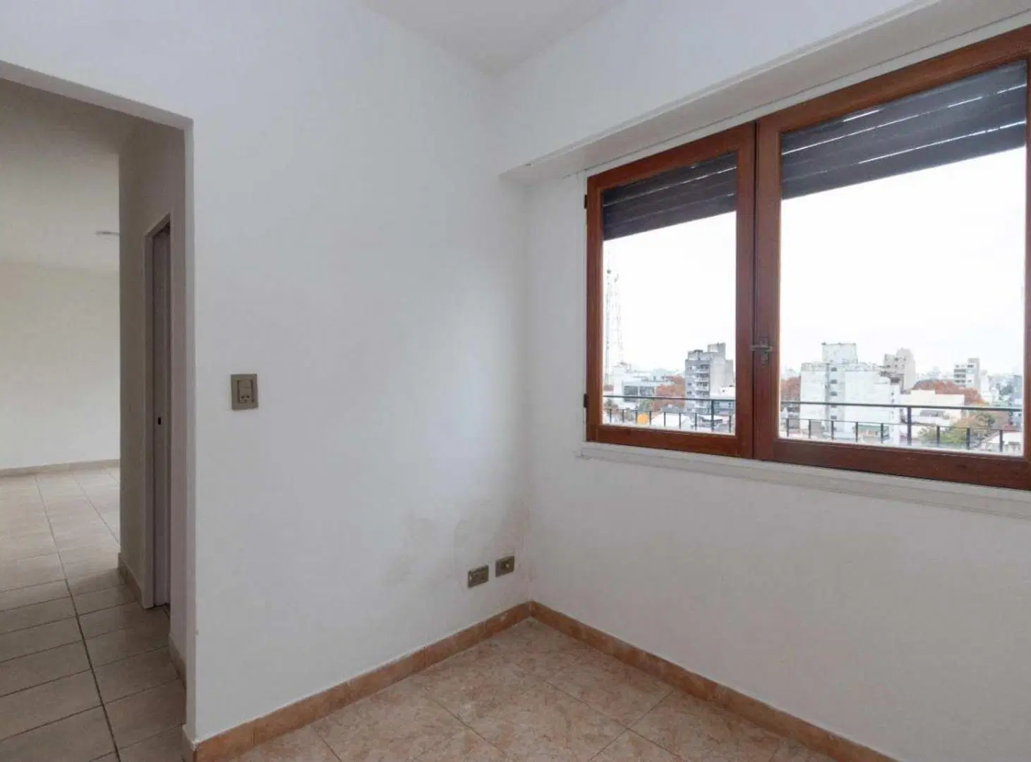 DEPARTAMENTO 3 AMB. C/ BALCÓN ATERRAZADO AL FRENTE 5