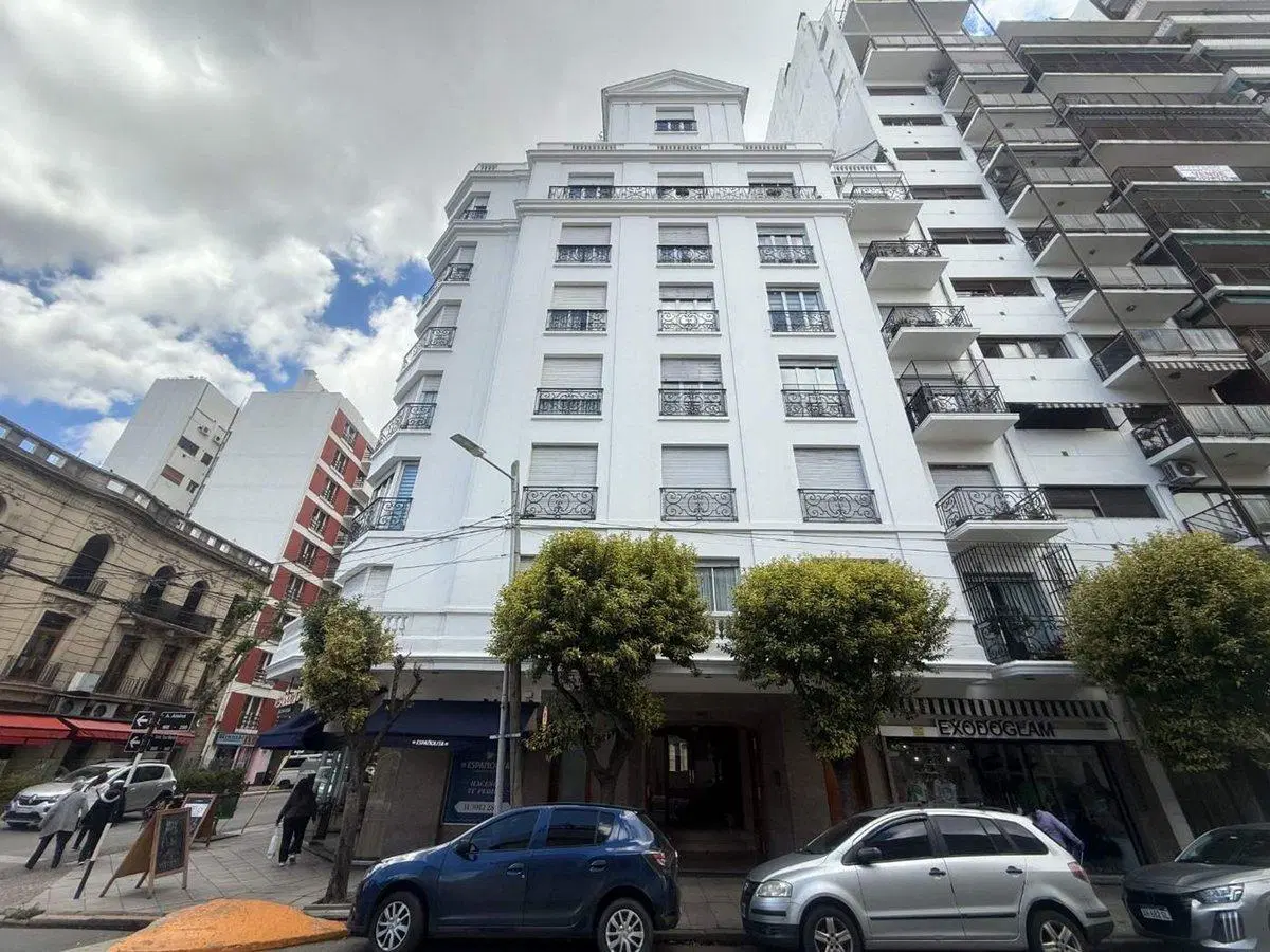 Depto 4 amb con Cochera en Avellaneda APTO PERMUTA 5