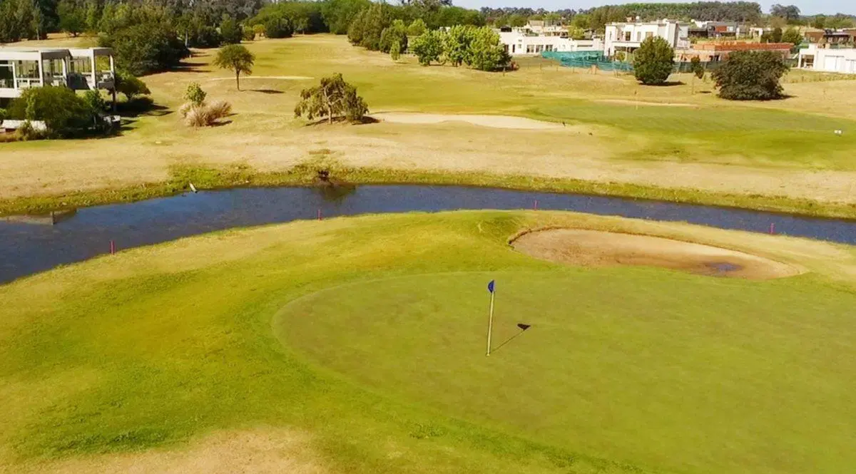VENTA LOTE INTERNO AL GOLF PILAR - 1417 M2 5