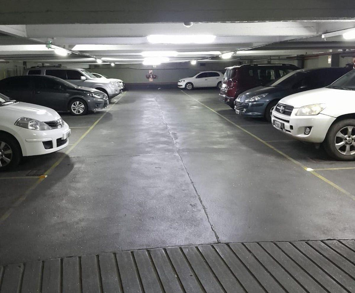 Cochera cubierta en Barrio Norte