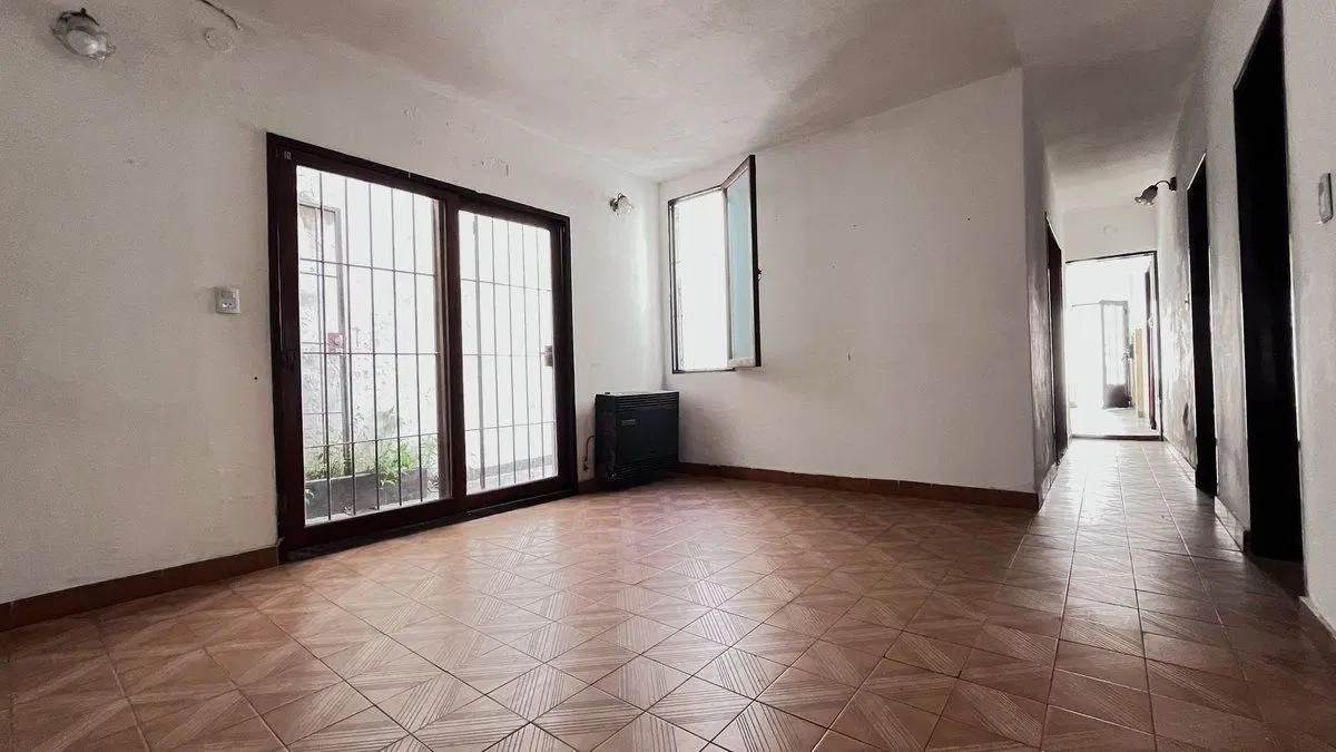 VENTA CASA 4 AMB GARAGE PATIO TERRAZA. CON LOCAL 5