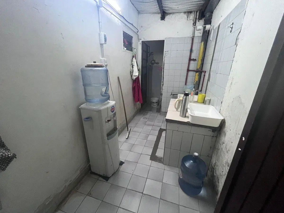 VENTA LOCAL COMERCIAL 217 M2 CON O SIN RENTA 4