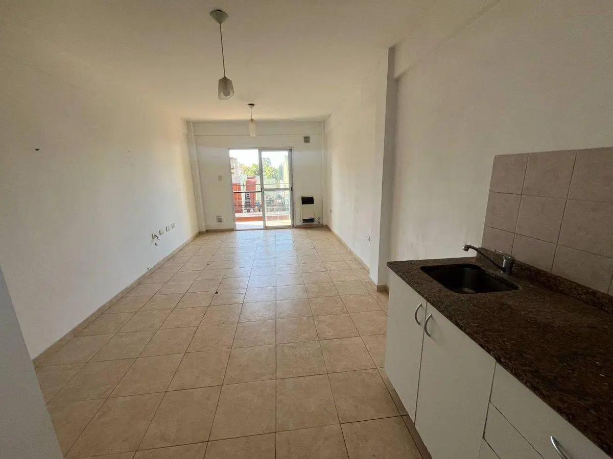 Monoambiente con Balcón CASEROS Apto Crédito 3