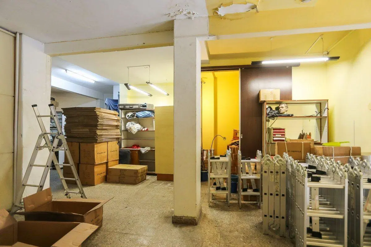 LOCAL COMERCIAL O DEPÓSITO 135 M2 CON SÓTANO 3