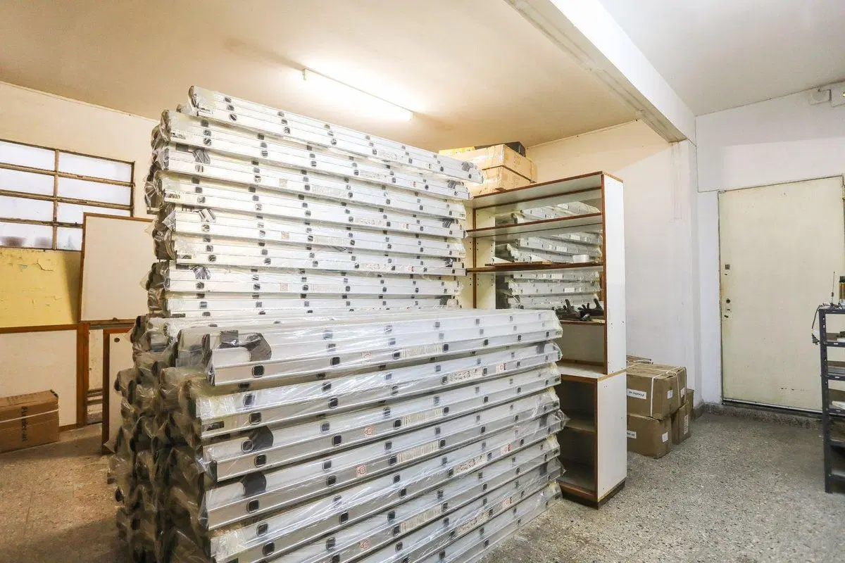 LOCAL COMERCIAL O DEPÓSITO 135 M2 CON SÓTANO 4