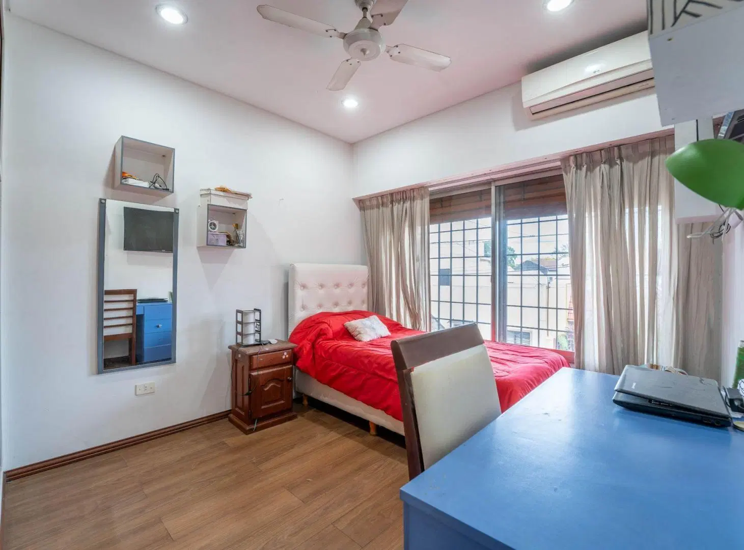 Casa en venta quincho, parrilla, cochera p/2 autos 3