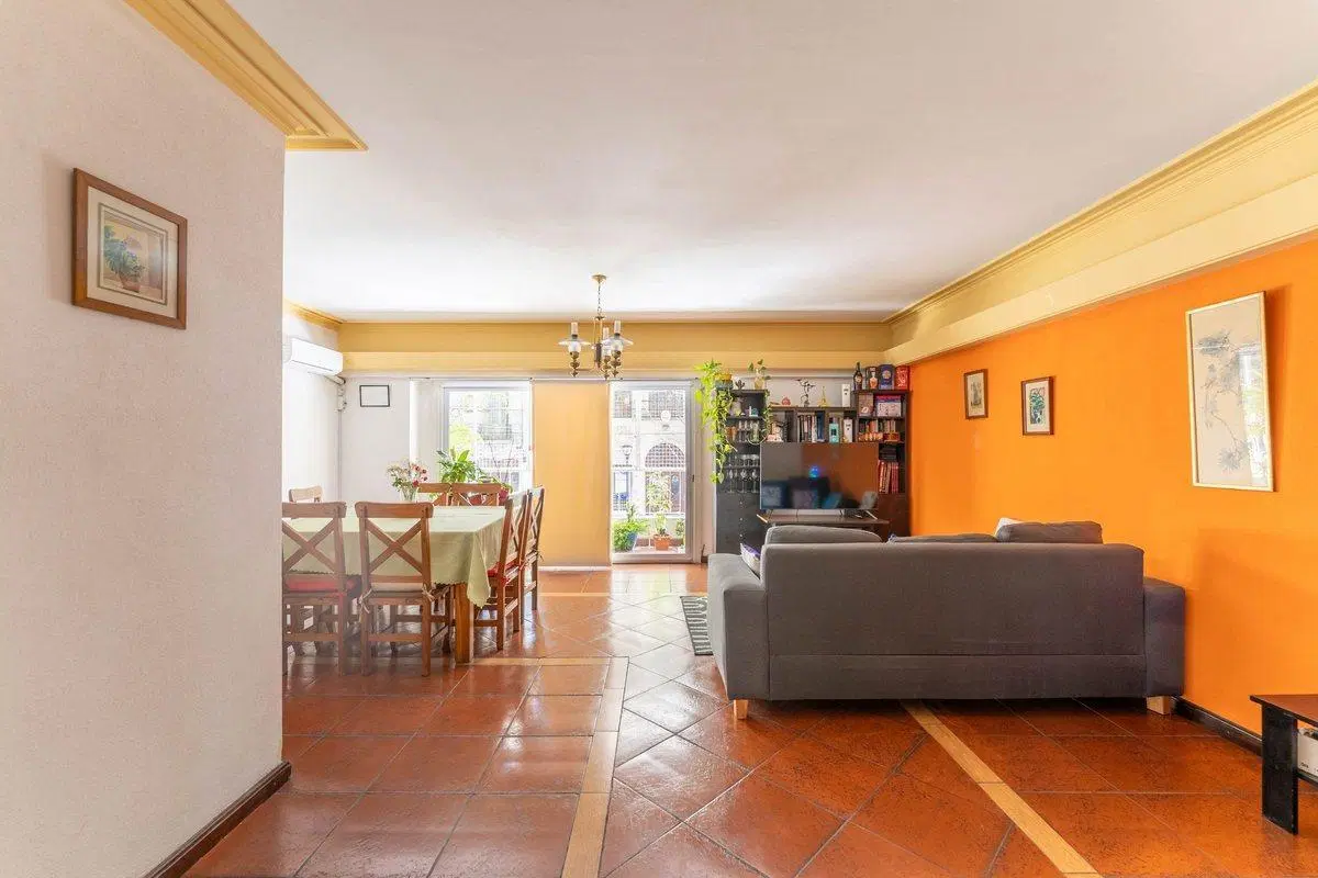 VENTA 4 AMB c/ DEPEN ALMAGRO  balcón y PATIO 2