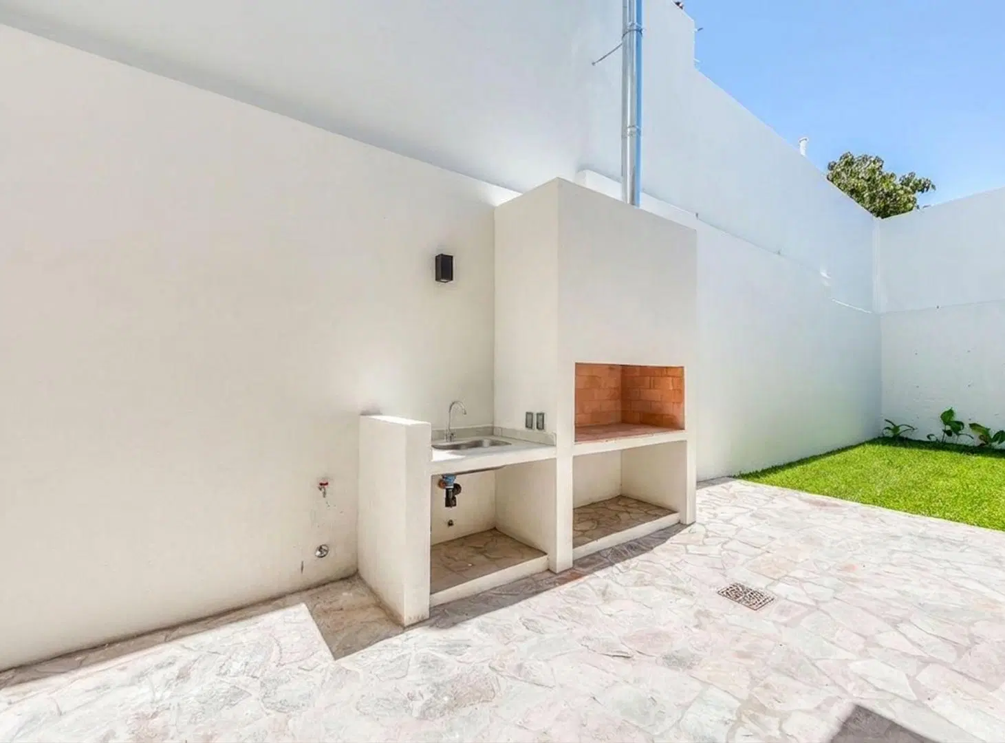 VENTA PH 4 AMBS RENOVADO. PATIO. JARDIN Y PARRILLA 2