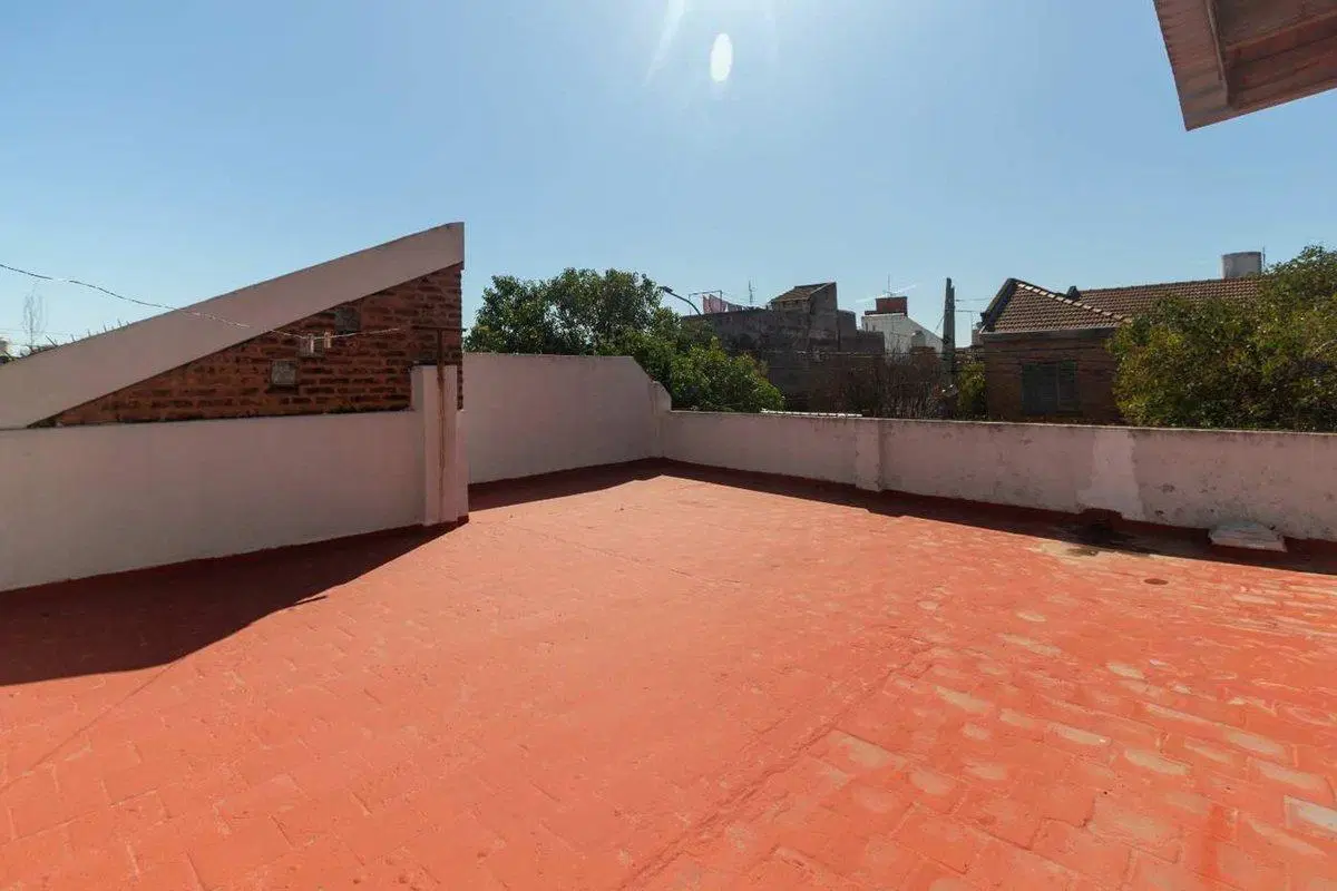 CASA 4 AMB CON PATIO, TERRAZA Y GARAGE CASEROS 2
