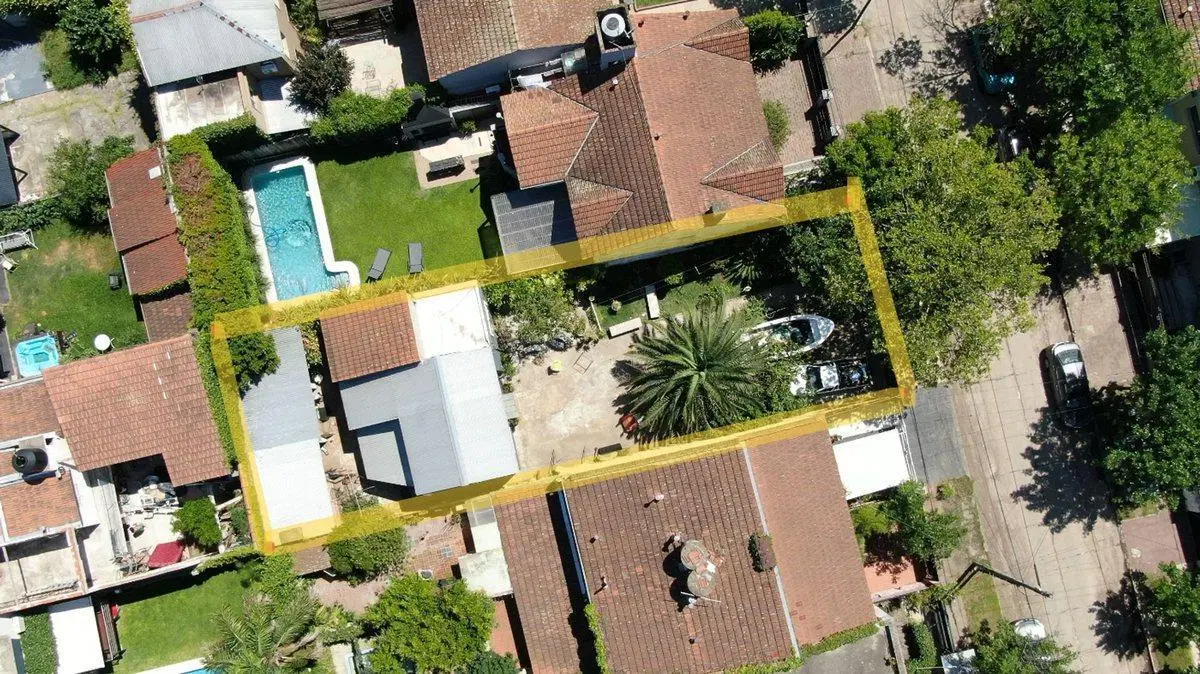 VENTA LOTE CON CASA A REFACCIONAR B. SAN ISIDRO 3