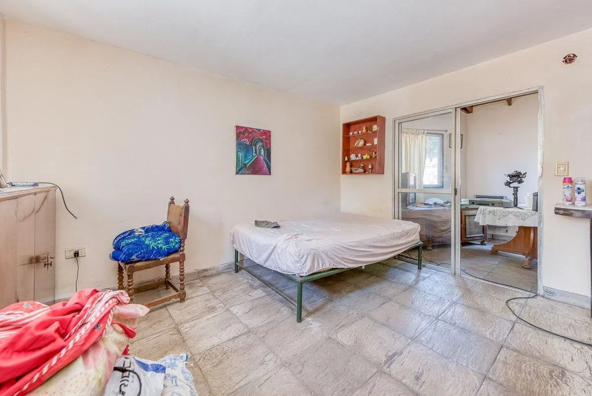 VENTA LOTE CON CASA A REFACCIONAR B. SAN ISIDRO 4