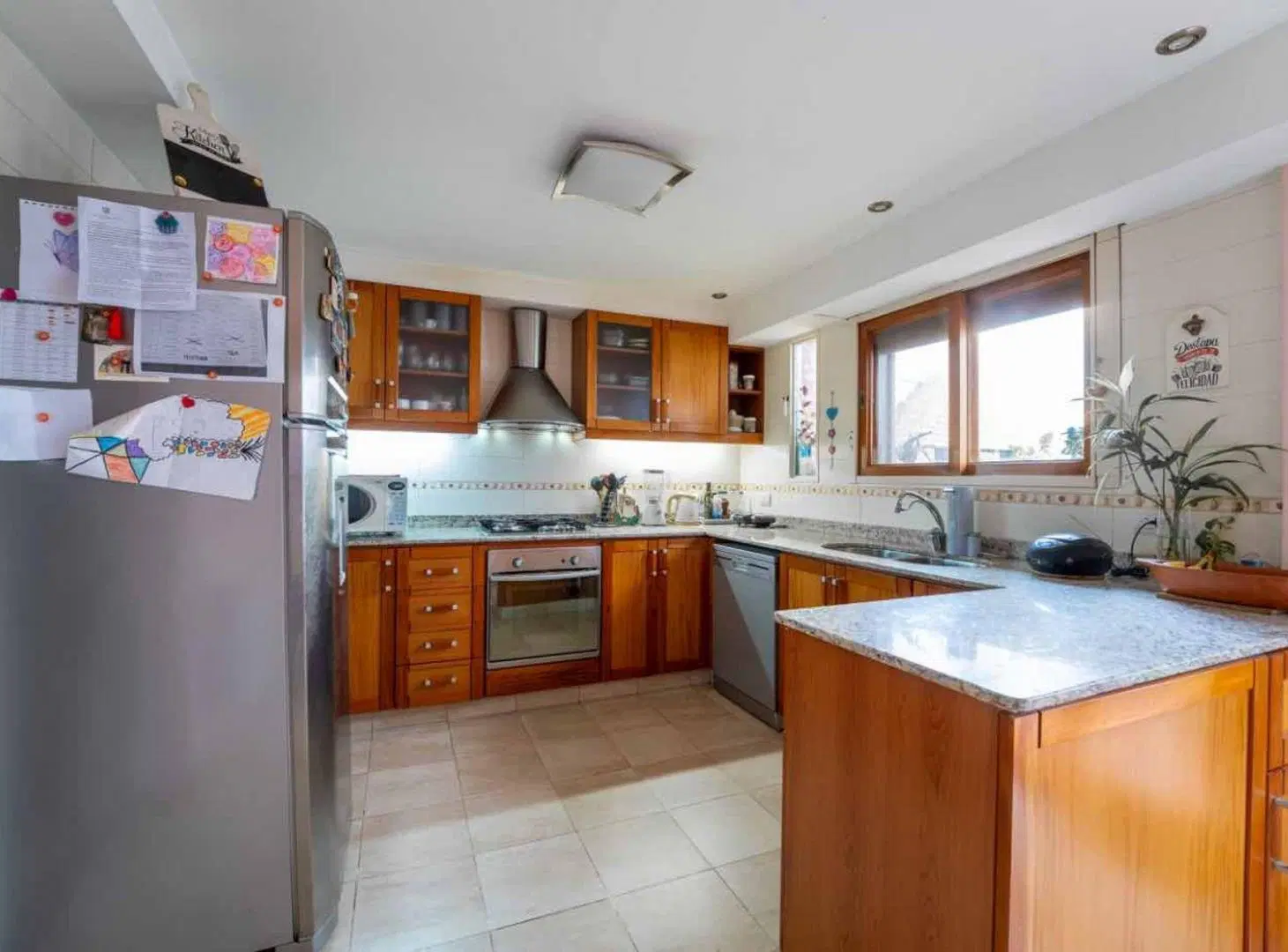 Casa Nueva 6 ambientes  jardín  parrilla cochera 4