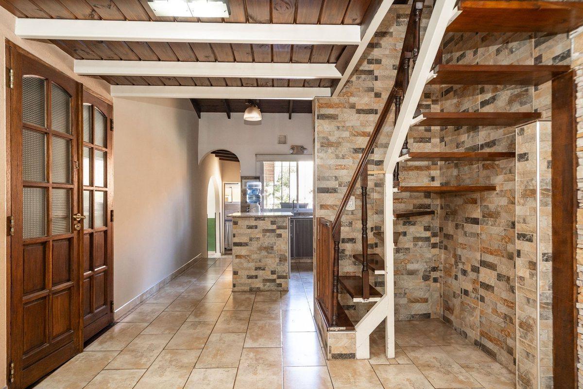 Foto de VENTA CASA 5 AMBIENTES C/PILETA PARRILLA Y COCHERA, imagen 4