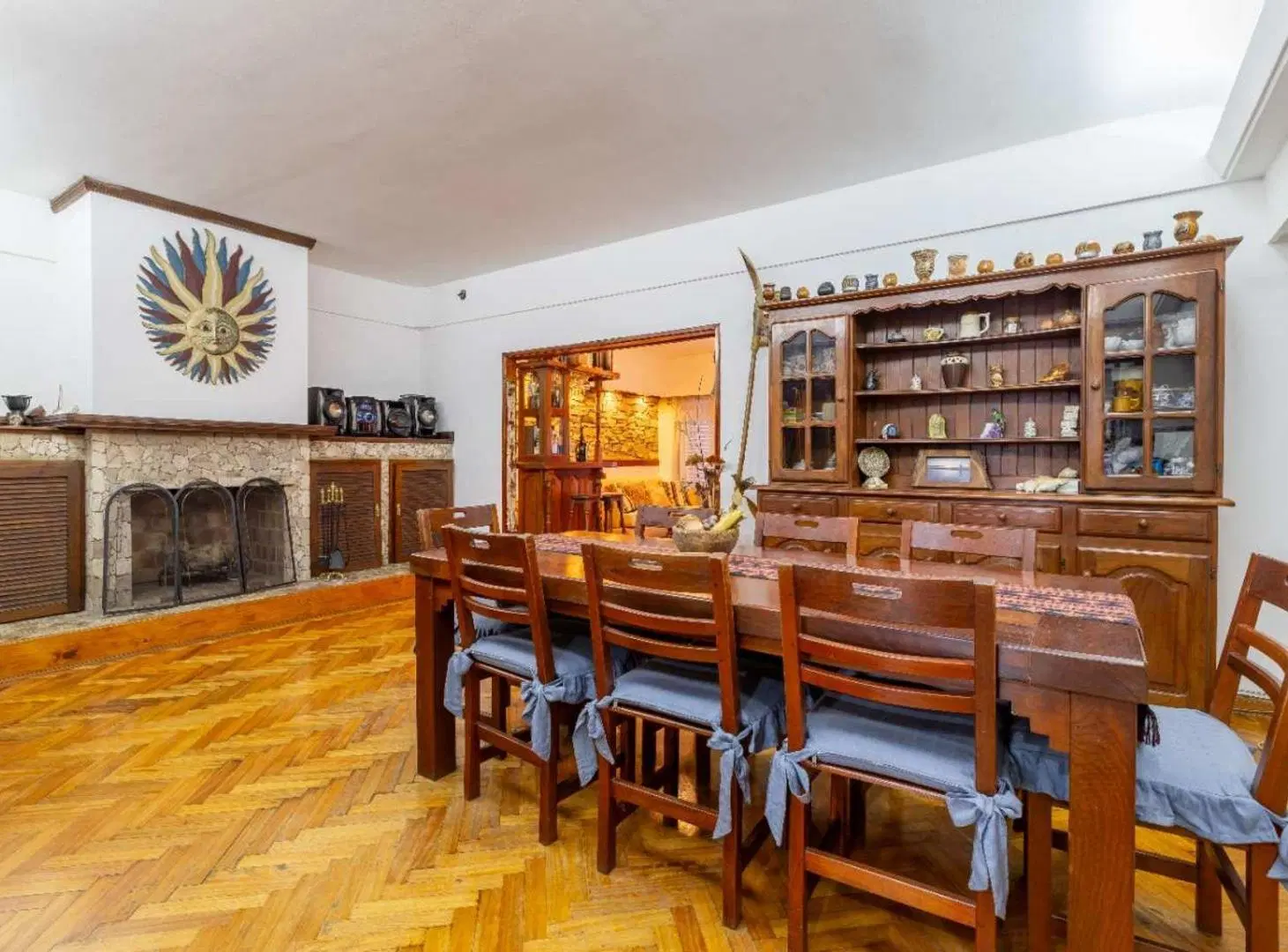 CASA 5 AMB EN VENTA MULTIFAMILIAR EN CASEROS 4