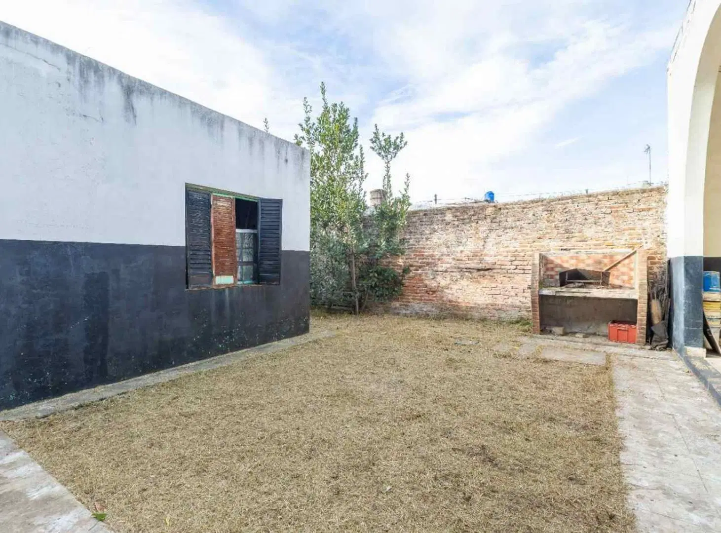 CASA 5 AMB EN VENTA MULTIFAMILIAR EN CASEROS 5