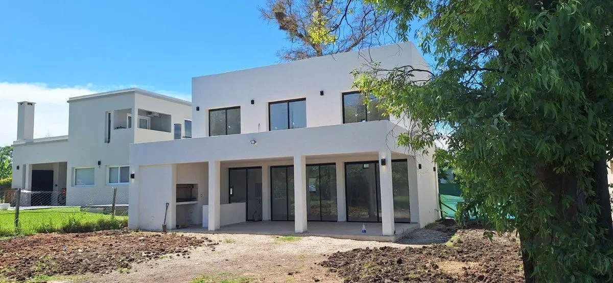 Casa en construcción de Diseño con Amenities 3