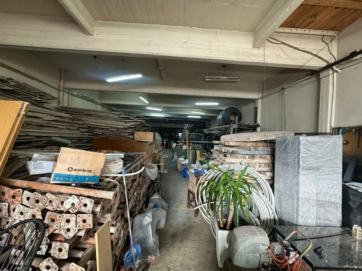 VENTA GALPON EN VILLA LYNCH - 562 M2 2